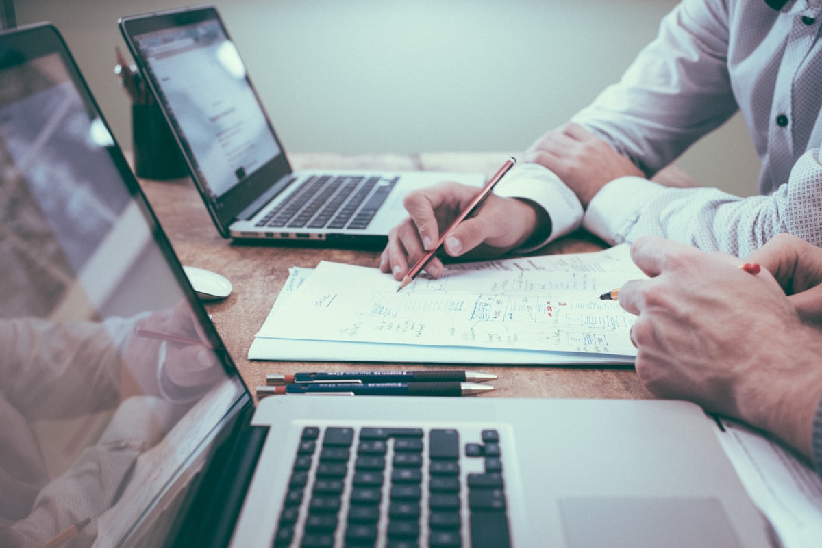 Comparativa seguro cibernetico vs ciberseguridad preventiva para empresas