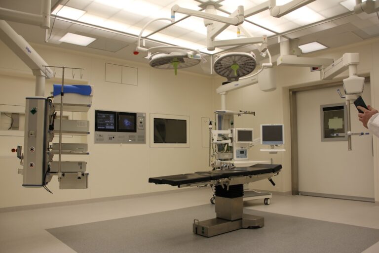 Ciberseguridad para Clinicas y Centros Medicos en Ecuador 2026