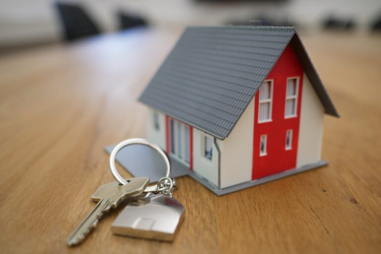 CRM para Inmobiliarias y Bienes Raices en Ecuador 2026