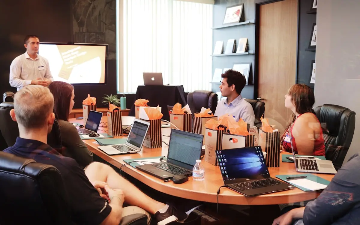 Pipedrive vs GoHighLevel Comparativa para Ecuador 2026