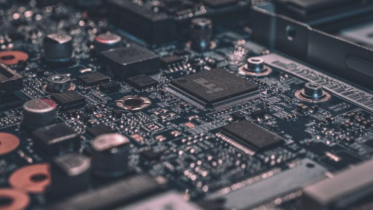 Automatizaciones para empresas en Quito: workflows n8n y GHL Blue Nova