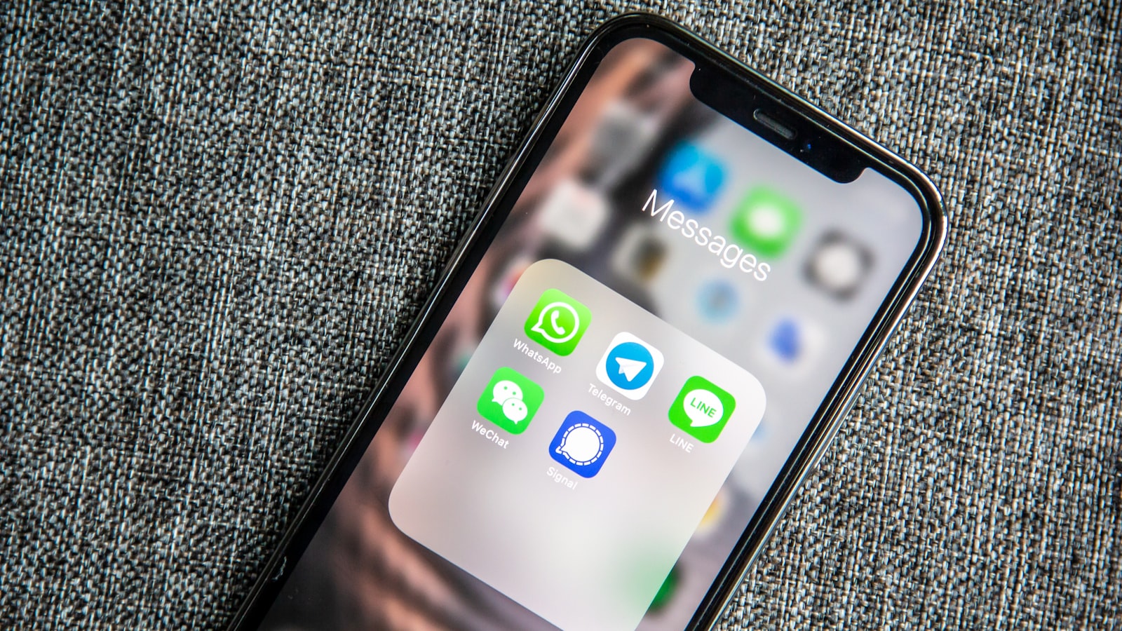chatbots WhatsApp Business Quito: guía Blue Nova 2026