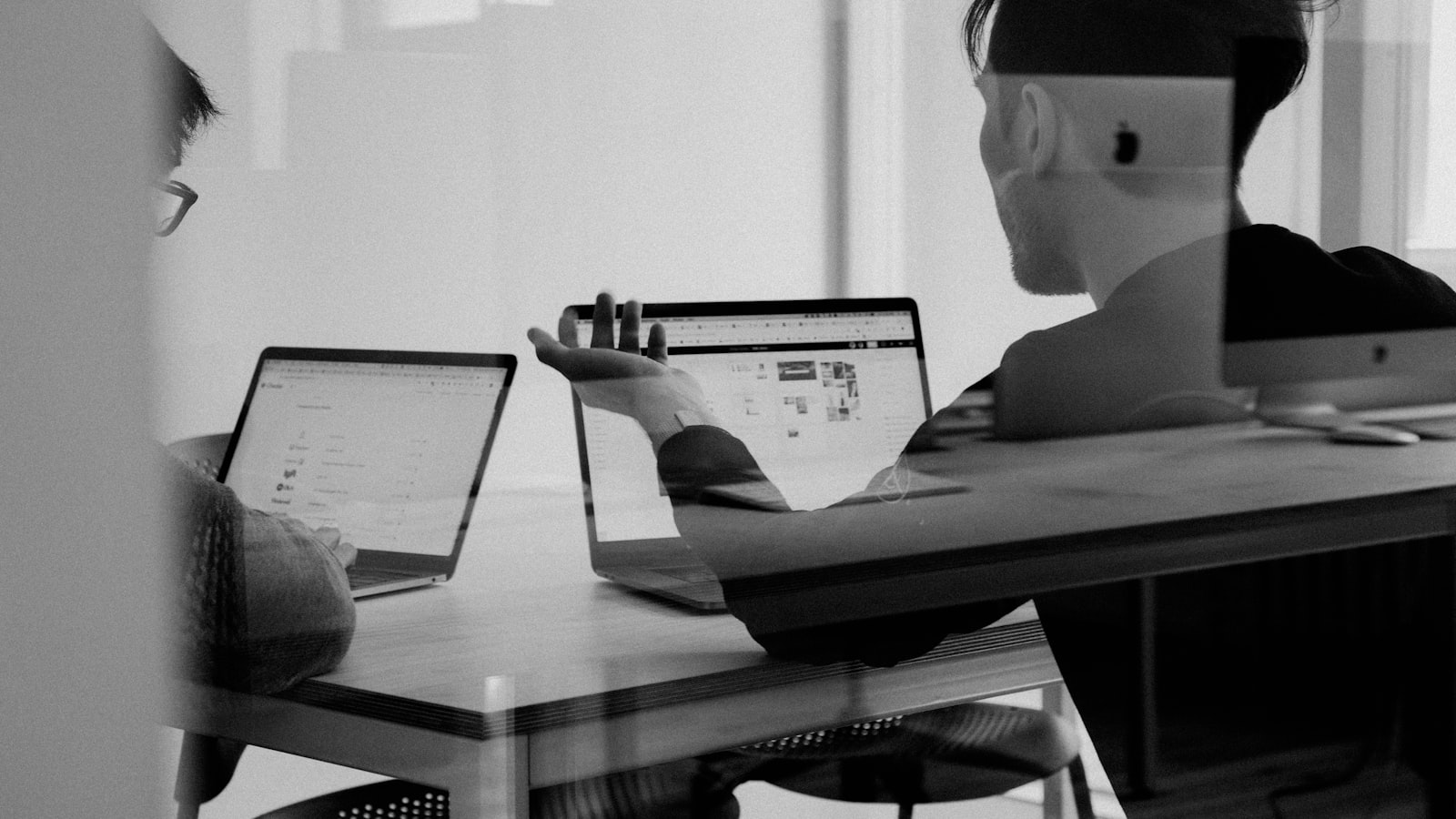 Marketing digital Ecuador: guía Blue Nova 2026