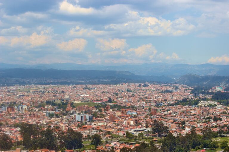 Vista panorámica de Cuenca Ecuador desde el mirador de Turi