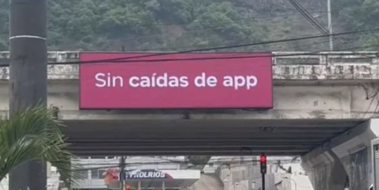 Pantalla LED Publicitaria Av. Carlos Julio Arosemena y Av. Las Monjas Guayaquil