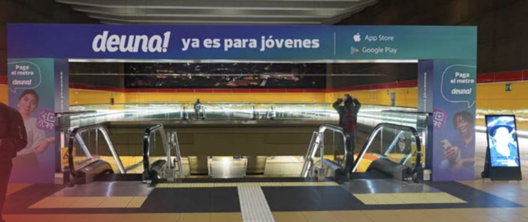 Publicidad en el Metro de Quito Arcos Promocionales