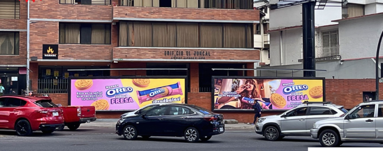 Vallas Publicitarias Av. 6 de Diciembre y Eloy Alfaro Cerca Megamaxi, Edificio El Juncal (2 piezas)