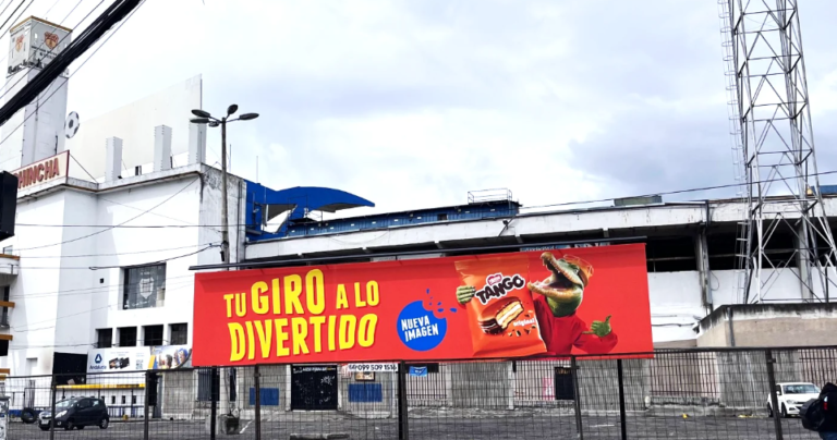 Valla Publicitaria Estadio Olímpico Atahualpa, Segunda Pieza en Av. 6 de Diciembre Quito