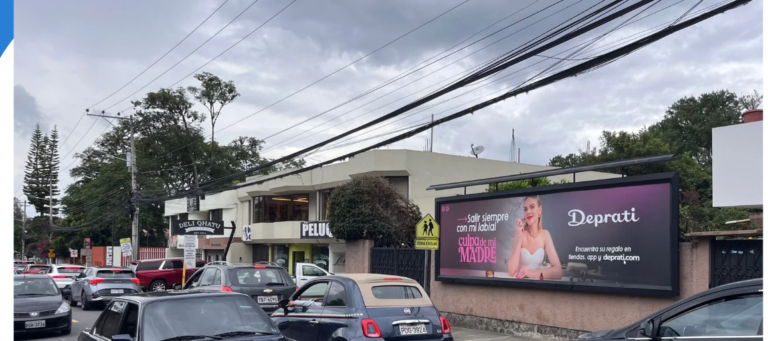 Valla publicitaria 7x2 m entre Corfú y Parque Central de Cumbayá atrás de entrada al Chaquiñán