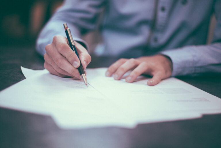 Automatizacion de procesos legales: que se puede automatizar en un bufete