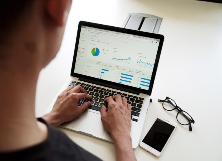 Sistema de seguimiento de casos legales: funciones y precios