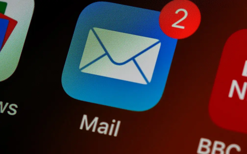 Mi correo corporativo cae en spam: causas y solución