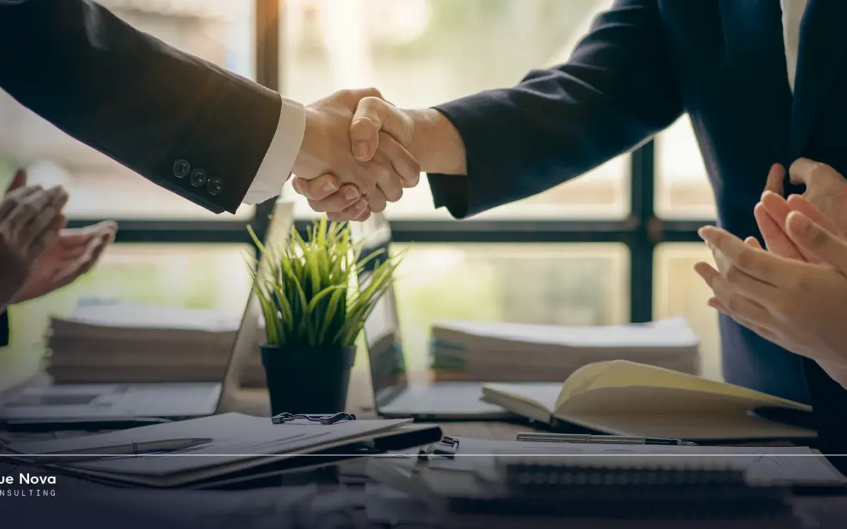 Clientes Blue Nova Consulting 2026: 14 verticales en Ecuador y la región